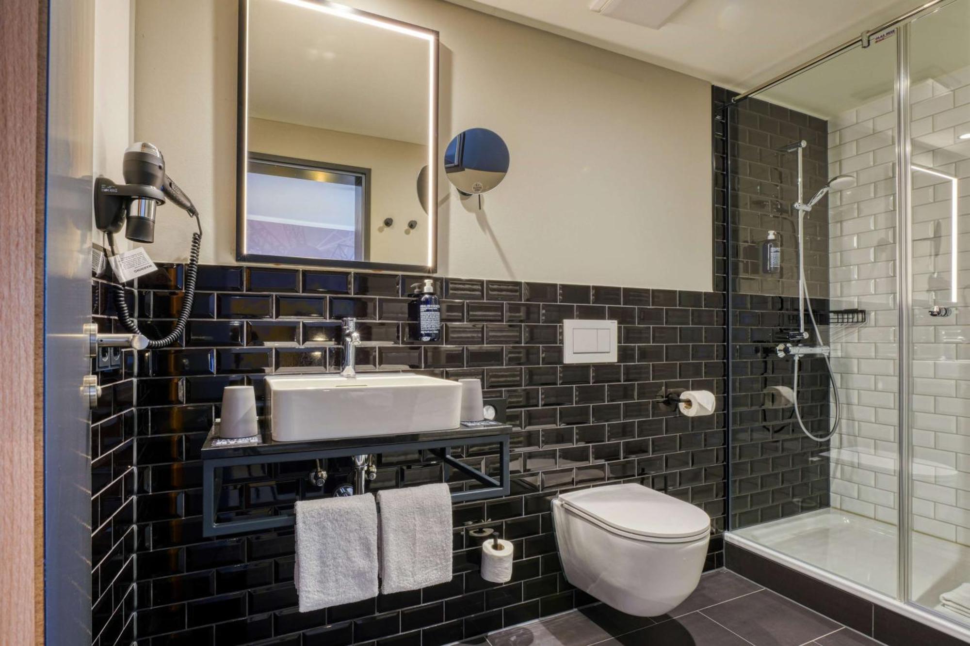 Vienna House Easy By Wyndham Dortmund City Экстерьер фото